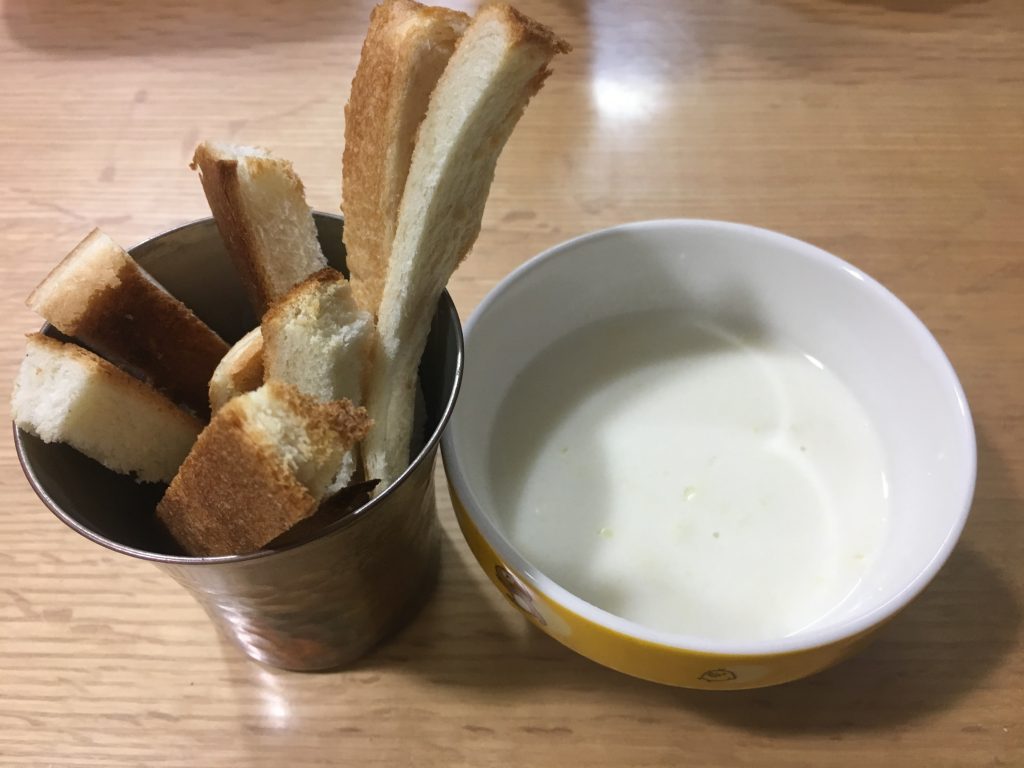 パンを使った時短簡単スープレシピ「パンと白ネギのポタージュ」